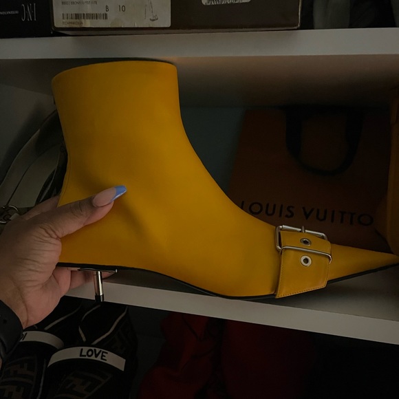 💛✨ BALENCIAGA Calf Skin Belt Bootie - Size 40.5/10 - Picture 8 of 9